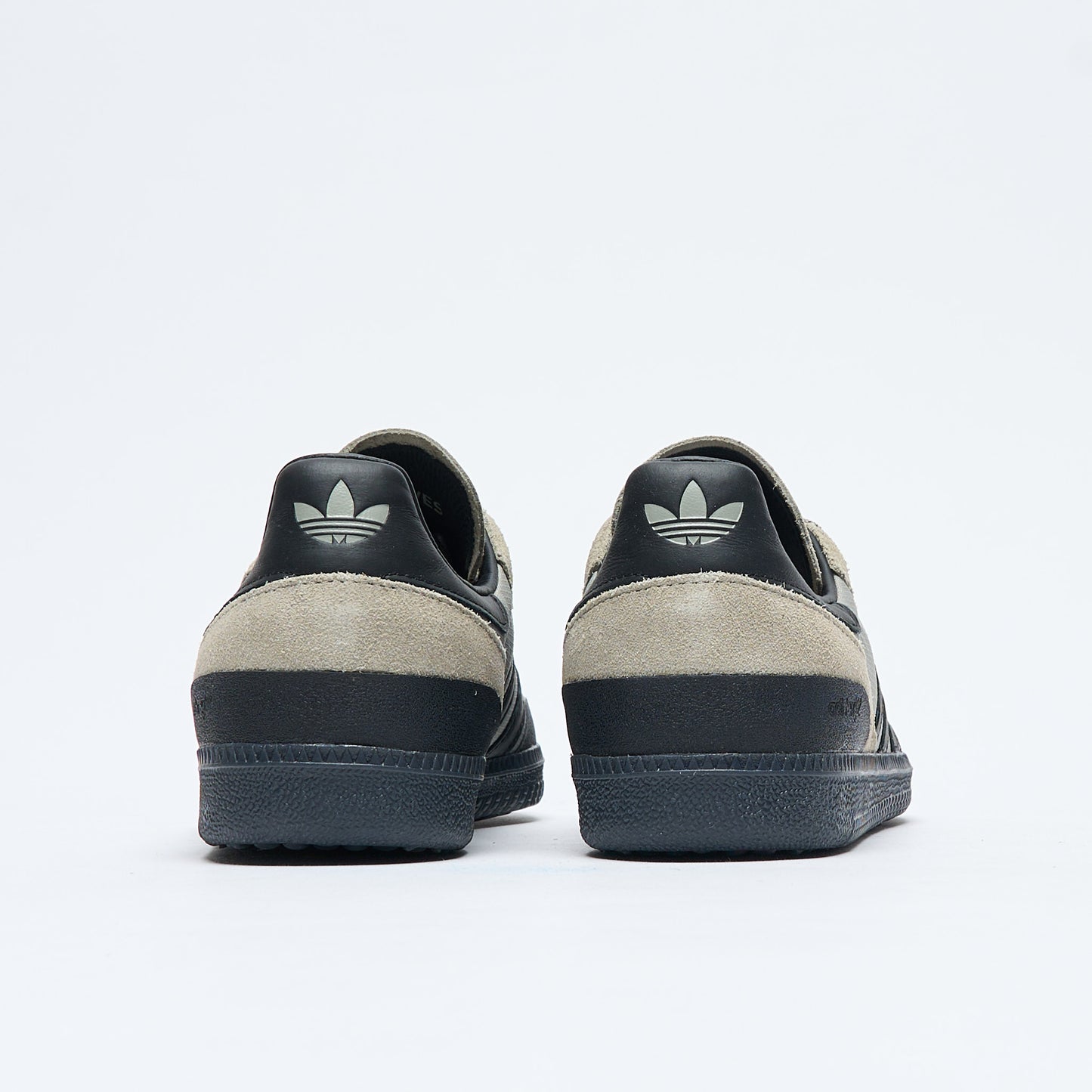 100 Thieves x Adidas - Palos Hills (Silver Pebble/Core Black)