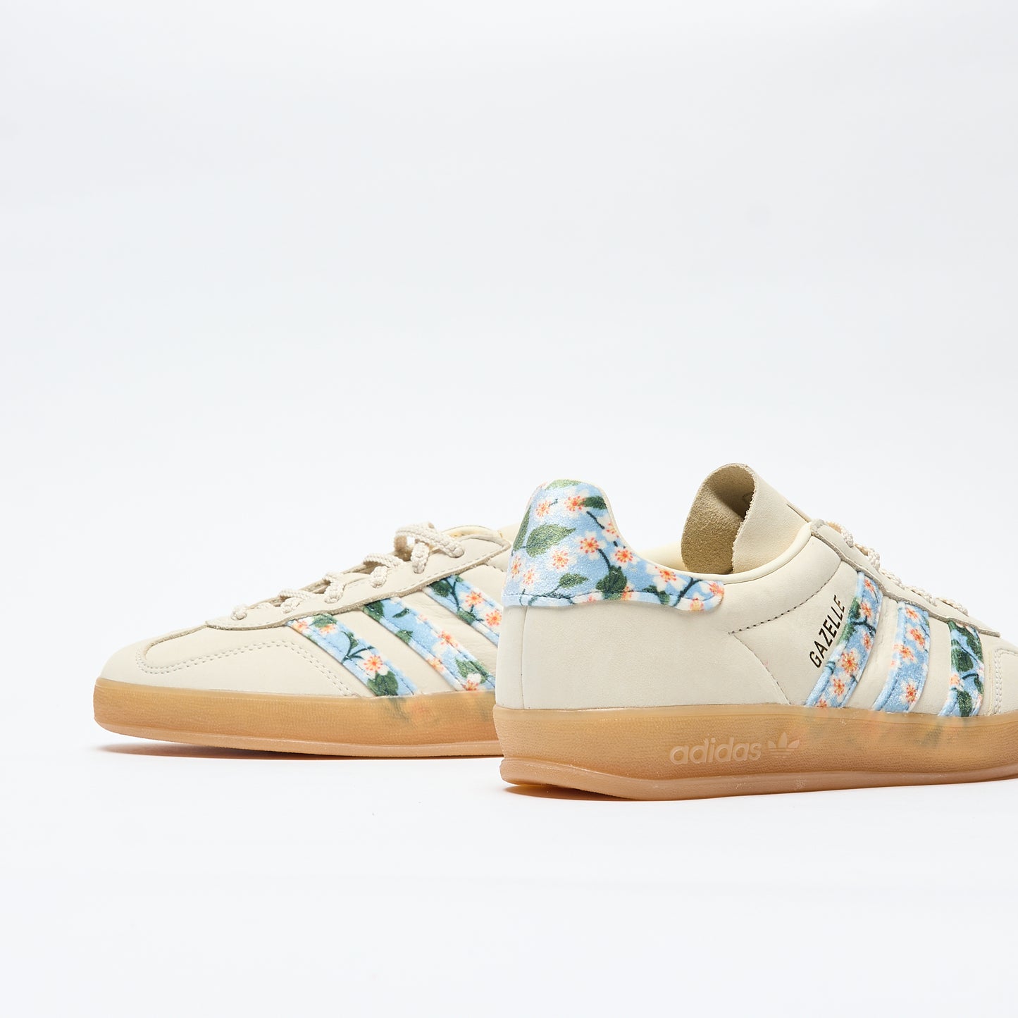 Liberty London x ADIDAS Originals - Gazelle Indoor W (Crew White/Gold Metallic/Tactile Blue)