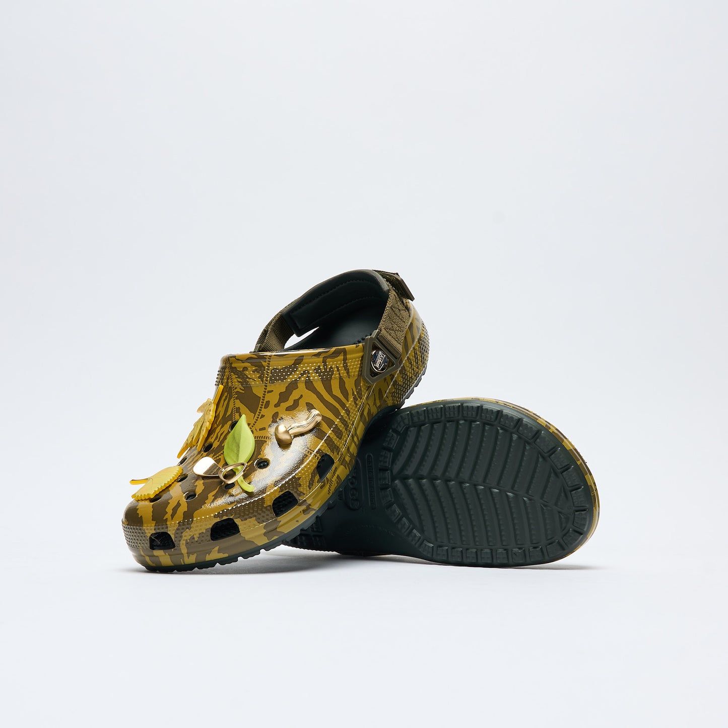 Aries Arise x Crocs - Classic Clog (Dark Arlgae)