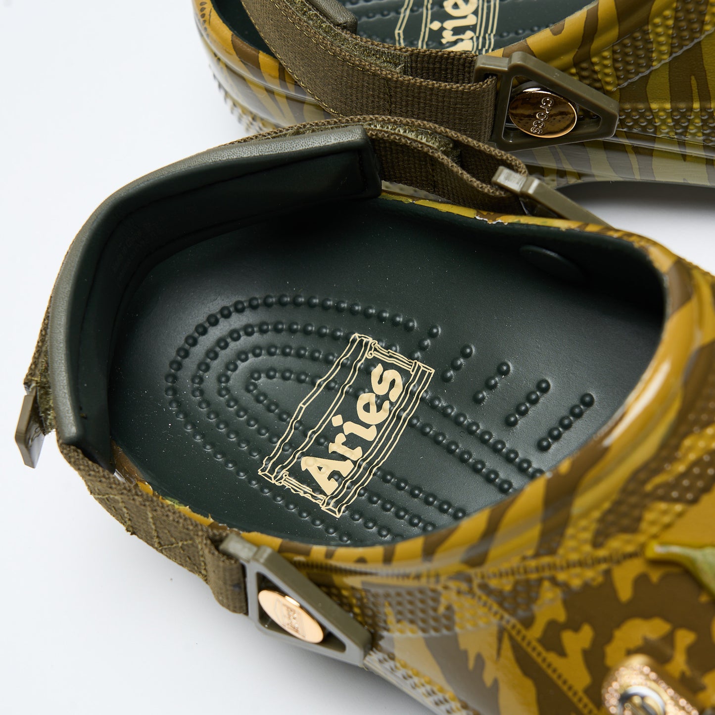 Aries Arise x Crocs - Classic Clog (Dark Arlgae)