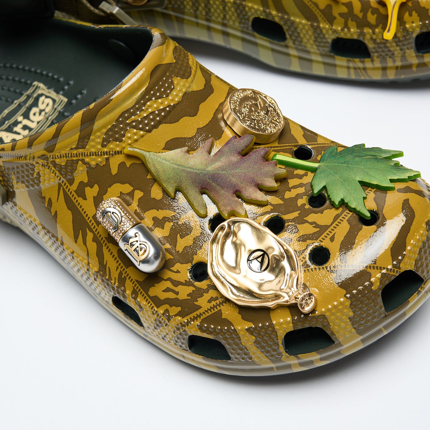 Aries Arise x Crocs - Classic Clog (Dark Arlgae)