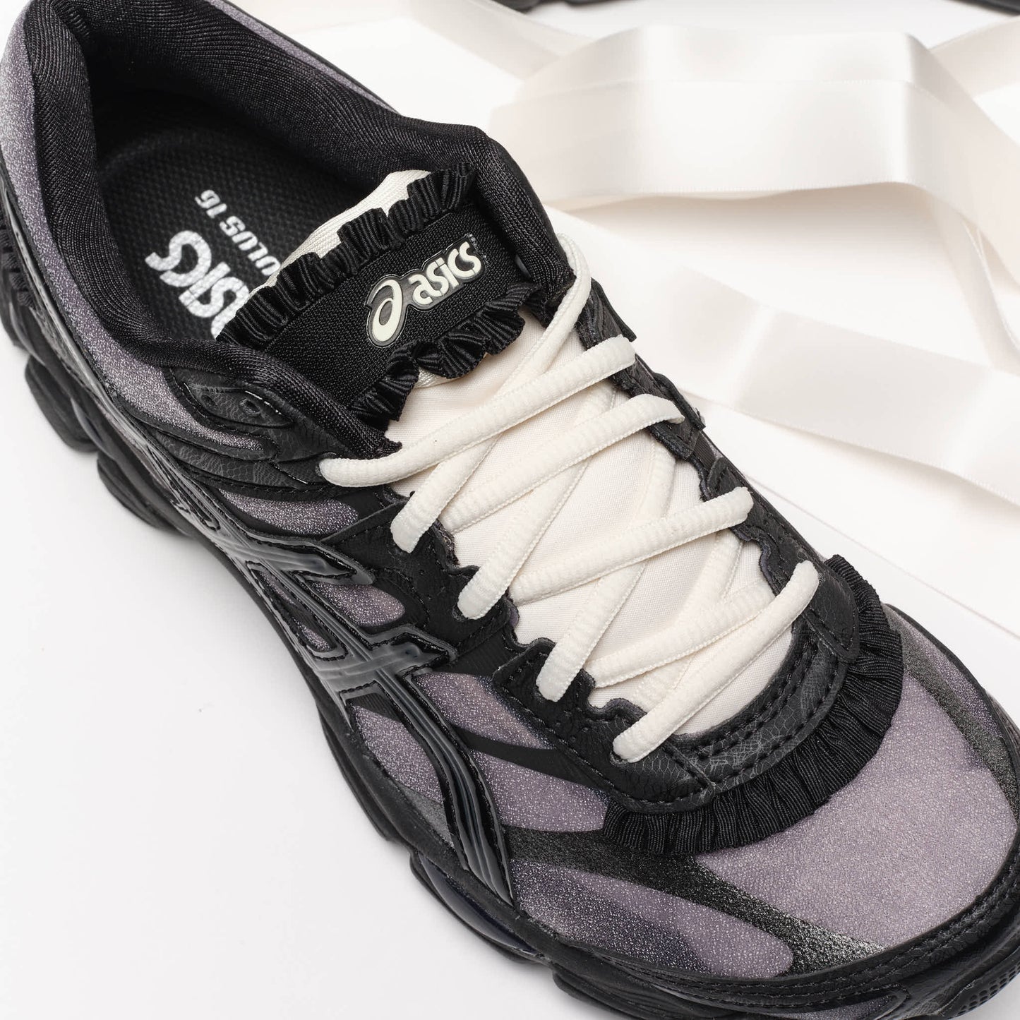Griff x Asics Sportstyle - Gel-Cumulus 16 (Black/Black)