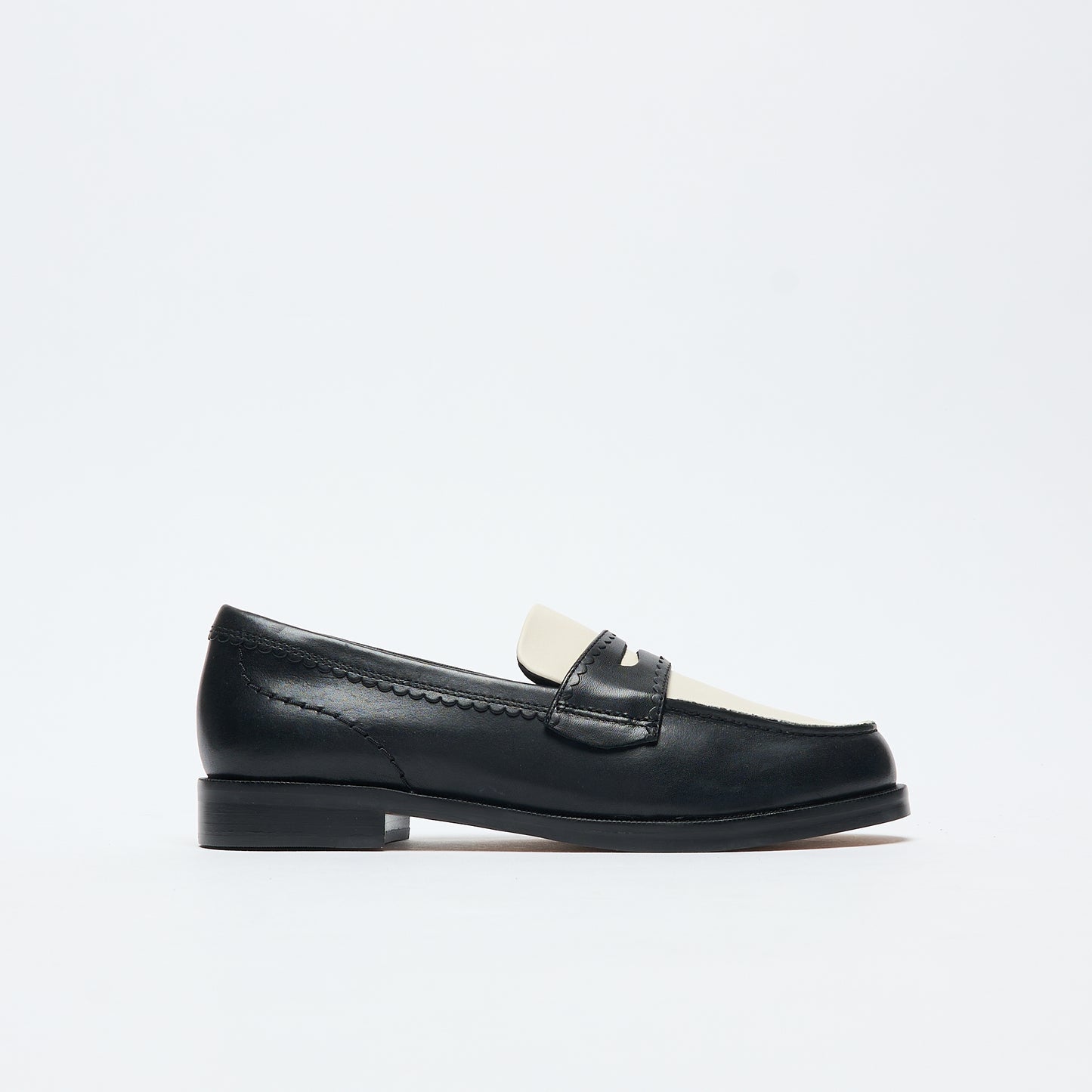 Clarks Signature - Straven Edge Leather Women (Black Combi)