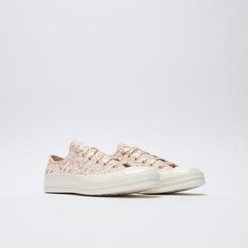 Converse - Chuck 70 OX "Crocheted Satin" (Light Dune/Vintage White)