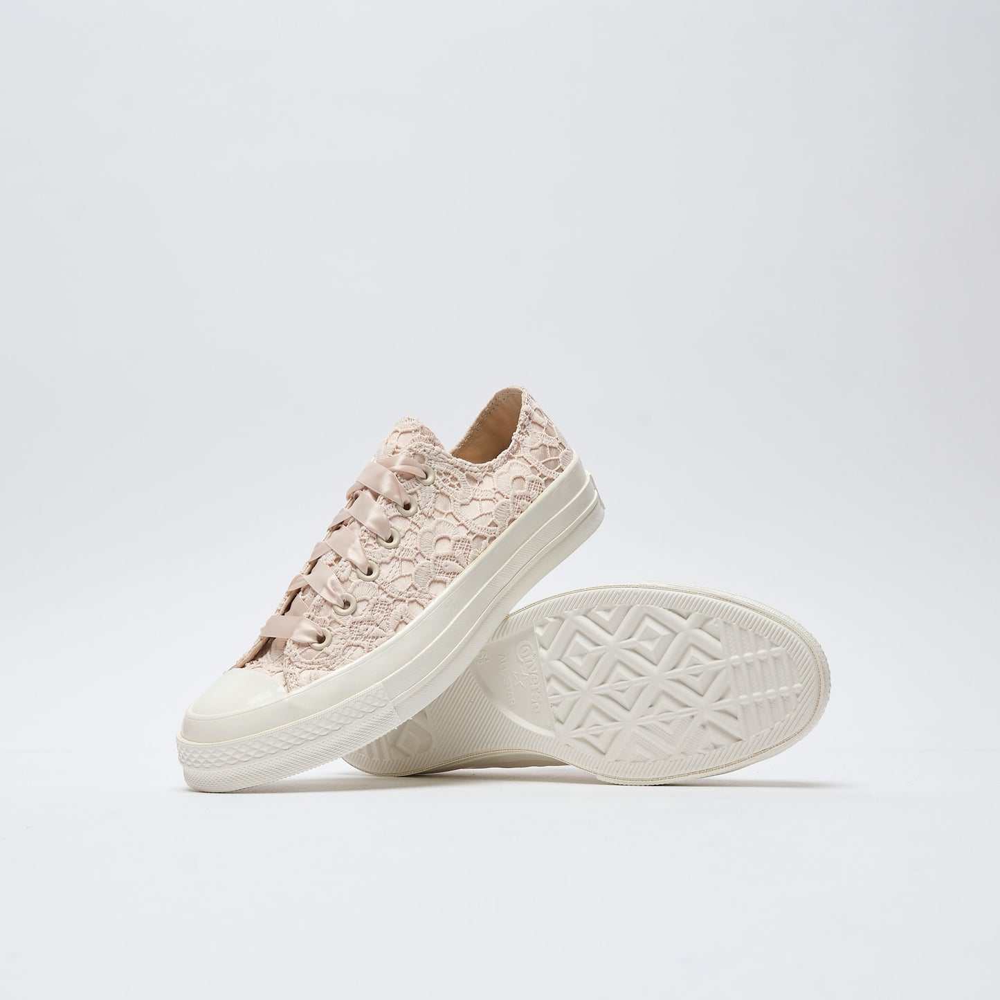 Converse - Chuck 70 OX "Crocheted Satin" (Light Dune/Vintage White)