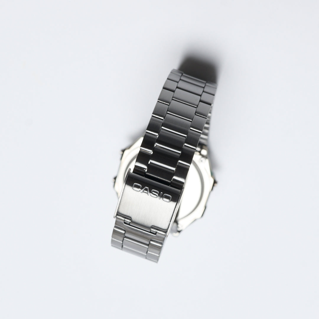 Casio - Vintage Unisex Digital Watch (Silver/Black)