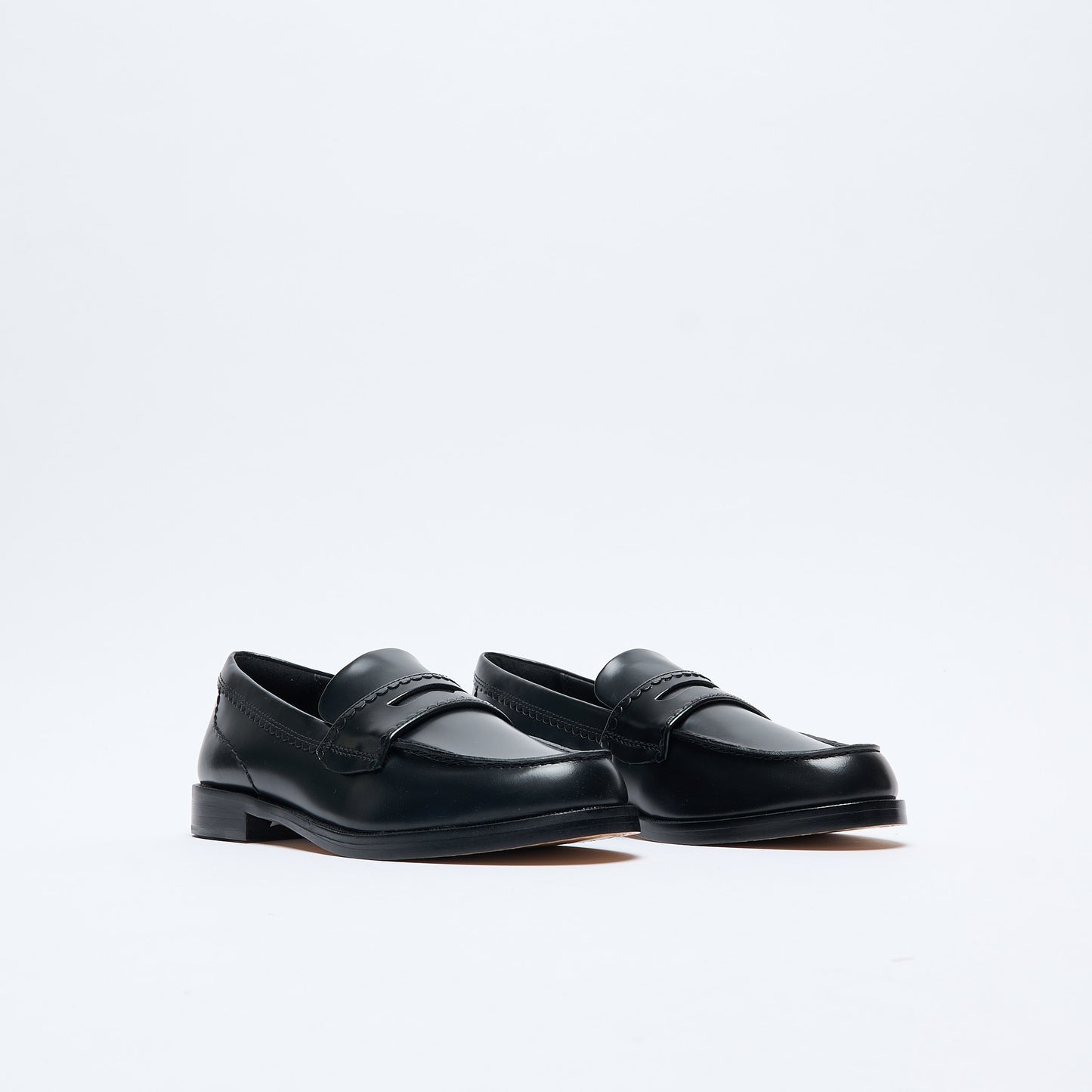 Clarks Signature - Women Straven Edge Leather (Black)