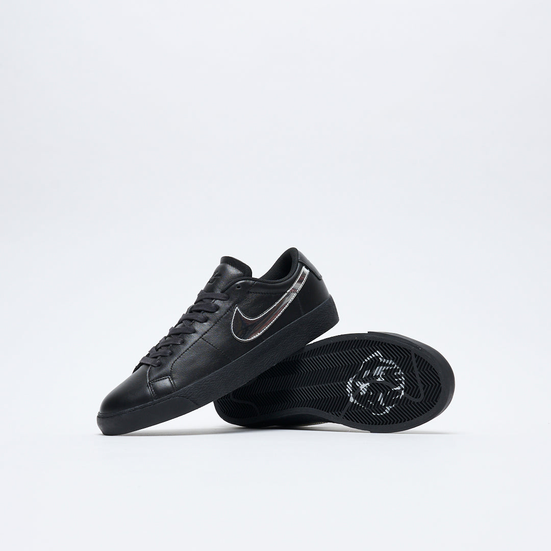 Dancer skateboards x nike sb - zoom blazer low (black/metallic silver) qs