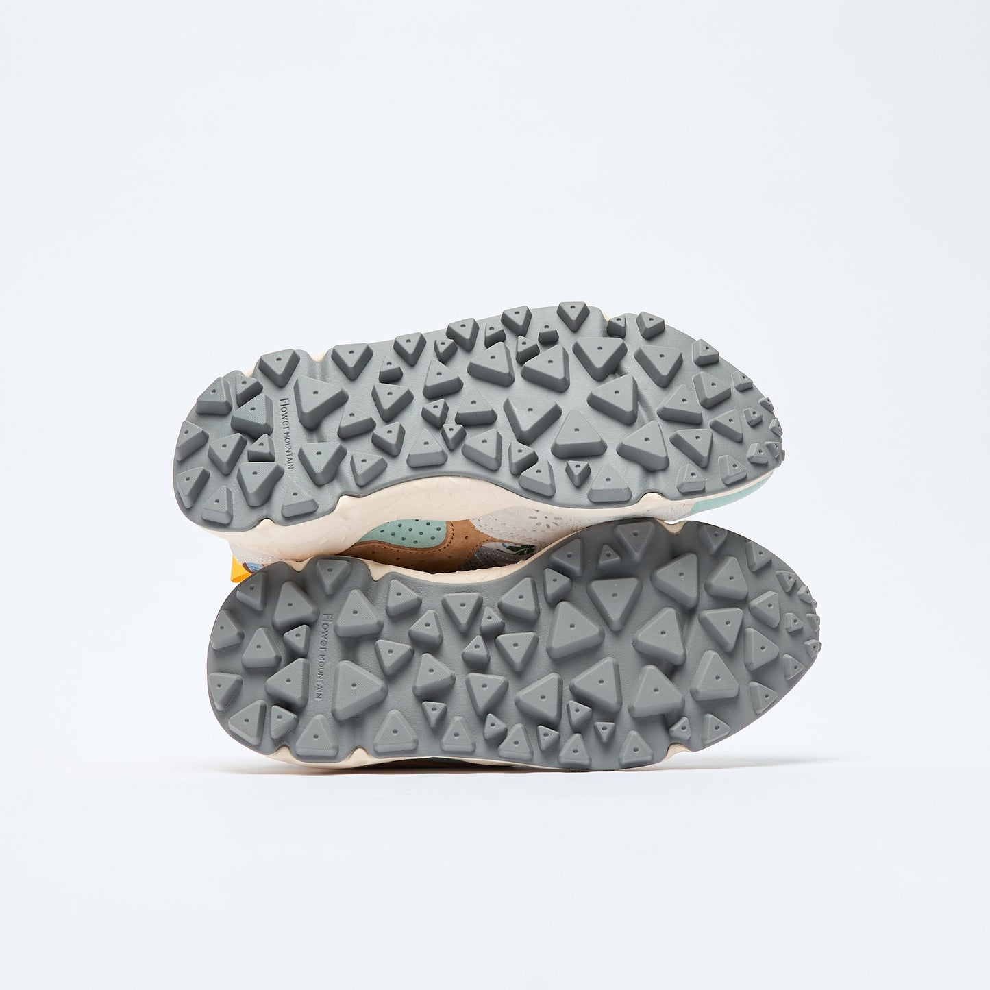 Flower Mountain - Yamano 3 Women Suede/Print Cotton Flower (Grey/Milk)