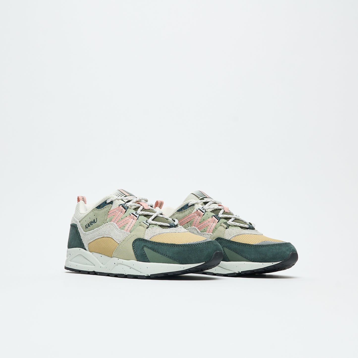 Karhu - Fusion 2.0 (Darkest Spruce / Cameo Rose)