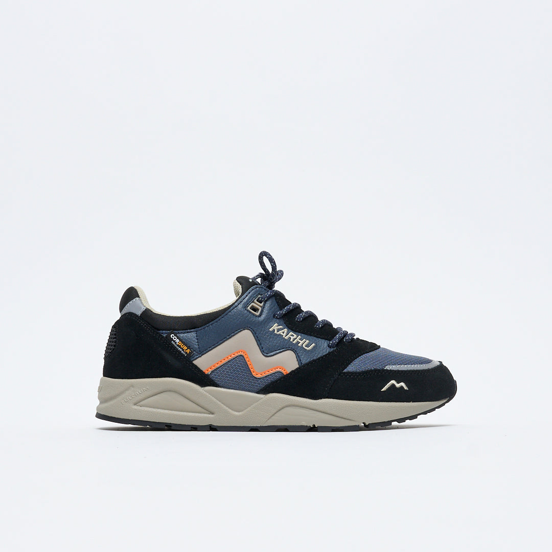 Karhu - Aria 95 (Caviar/Vintage Khaki)
