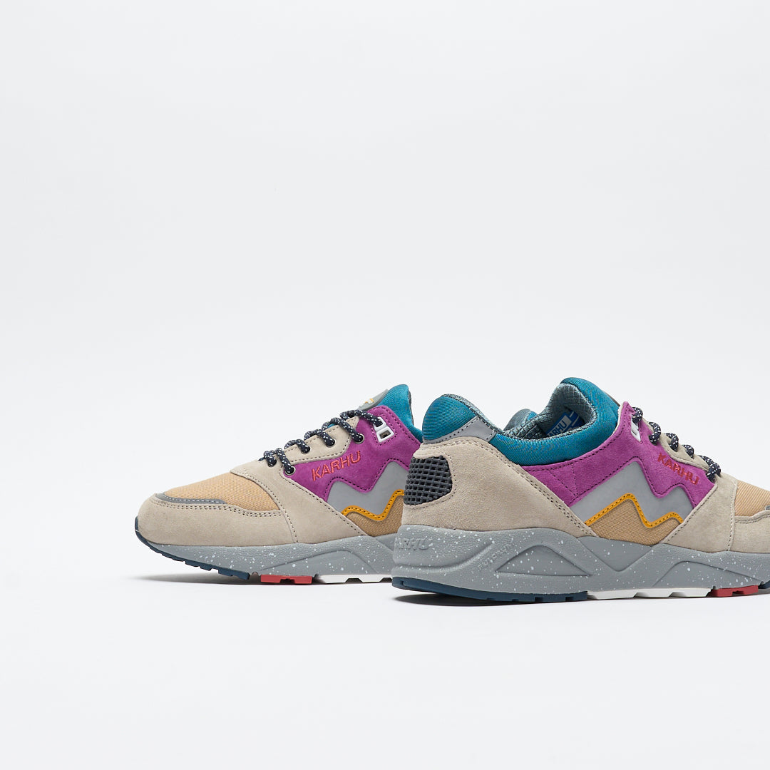 Karhu - Aria 95 (Silver Lining/ Mulberry)