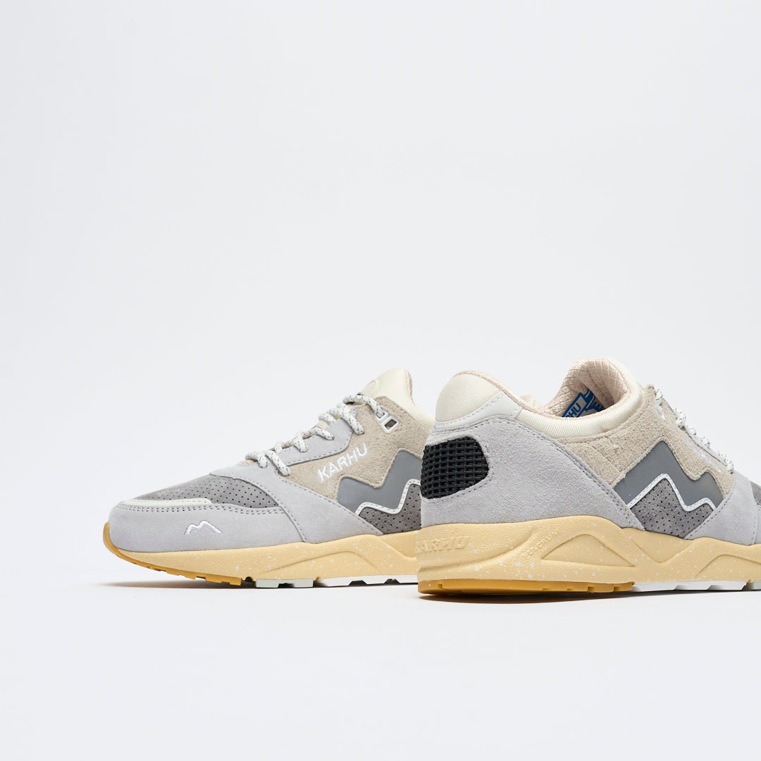 Karhu - Aria 95 (Lunar Rock/Foggy Dew)