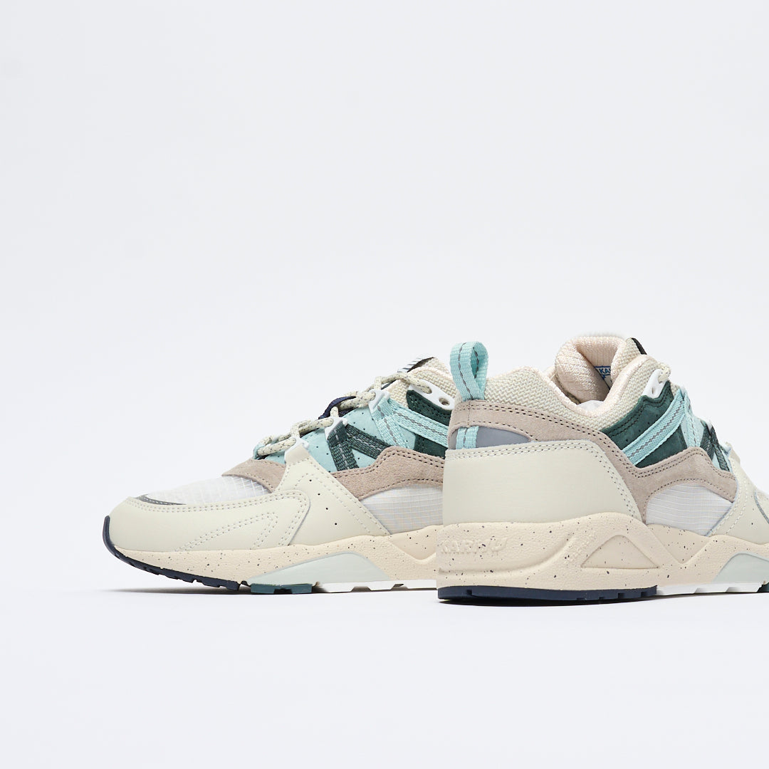 Karhu - Fusion 2.0 (Lily White/ Surf Spray)