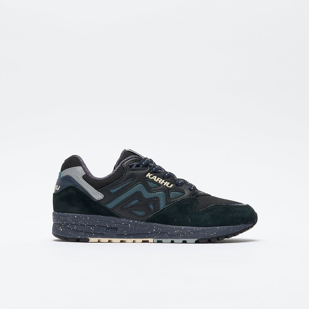 Karhu - Legacy 96 (Jet Black/ Stormy Weather)
