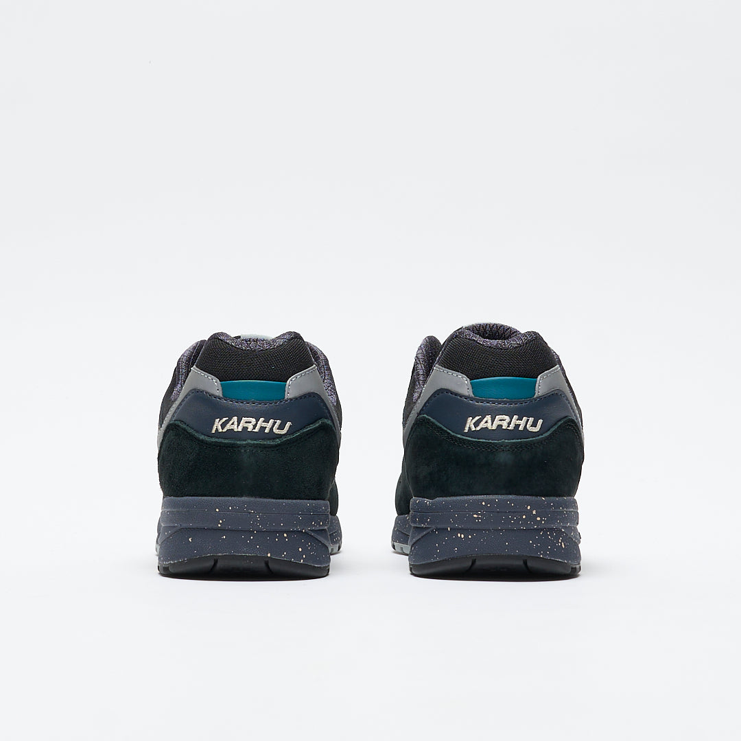 Karhu - Legacy 96 (Jet Black/ Stormy Weather)