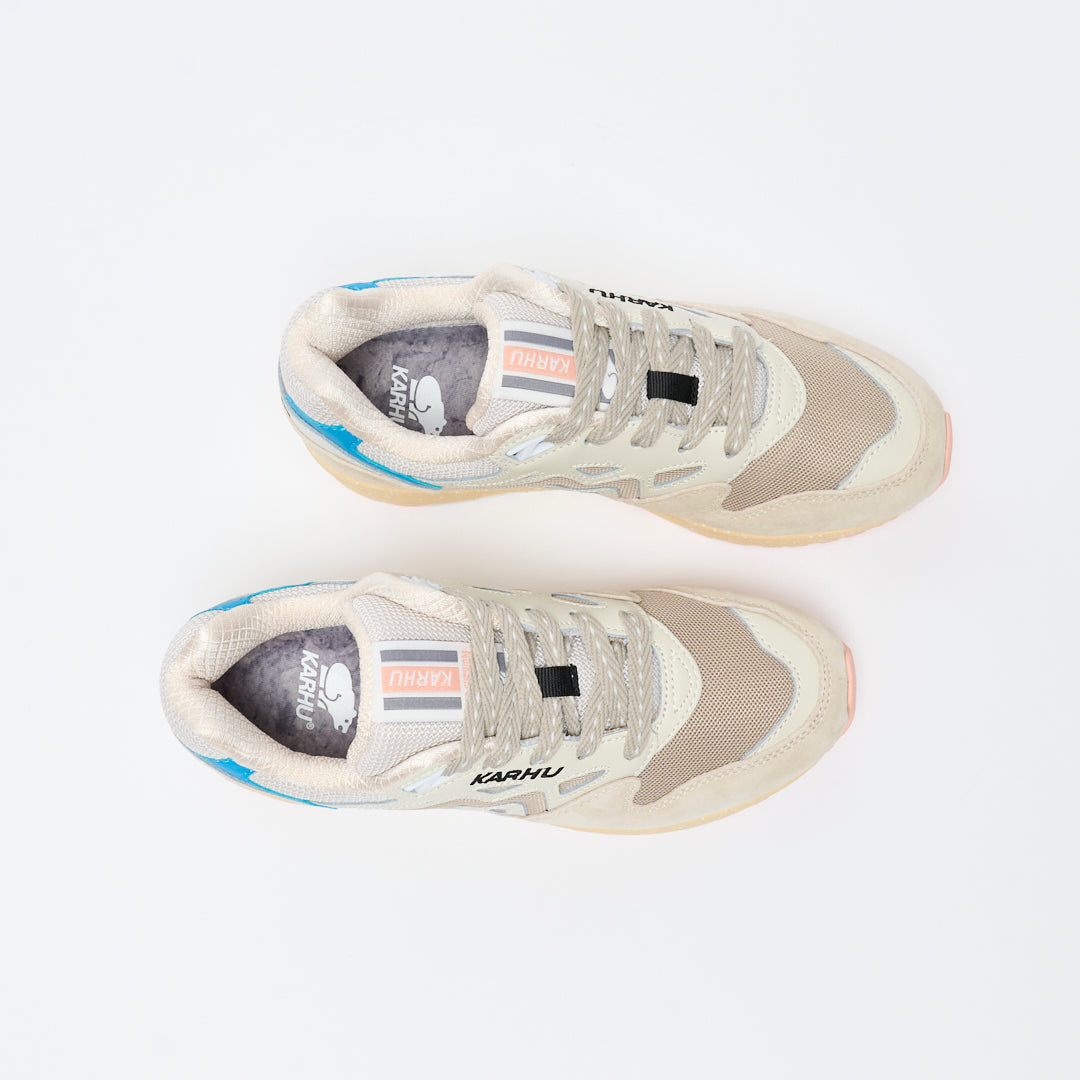 Karhu - Legacy 96 (WhiteCap/Silver Lining)