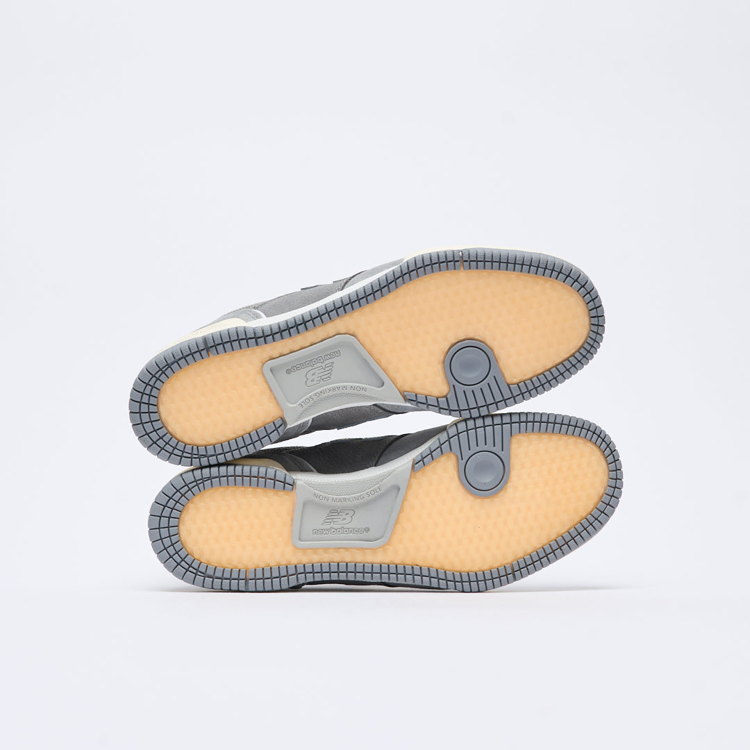 NB Numeric - NM 600 ART "Lost Art" (Grey)