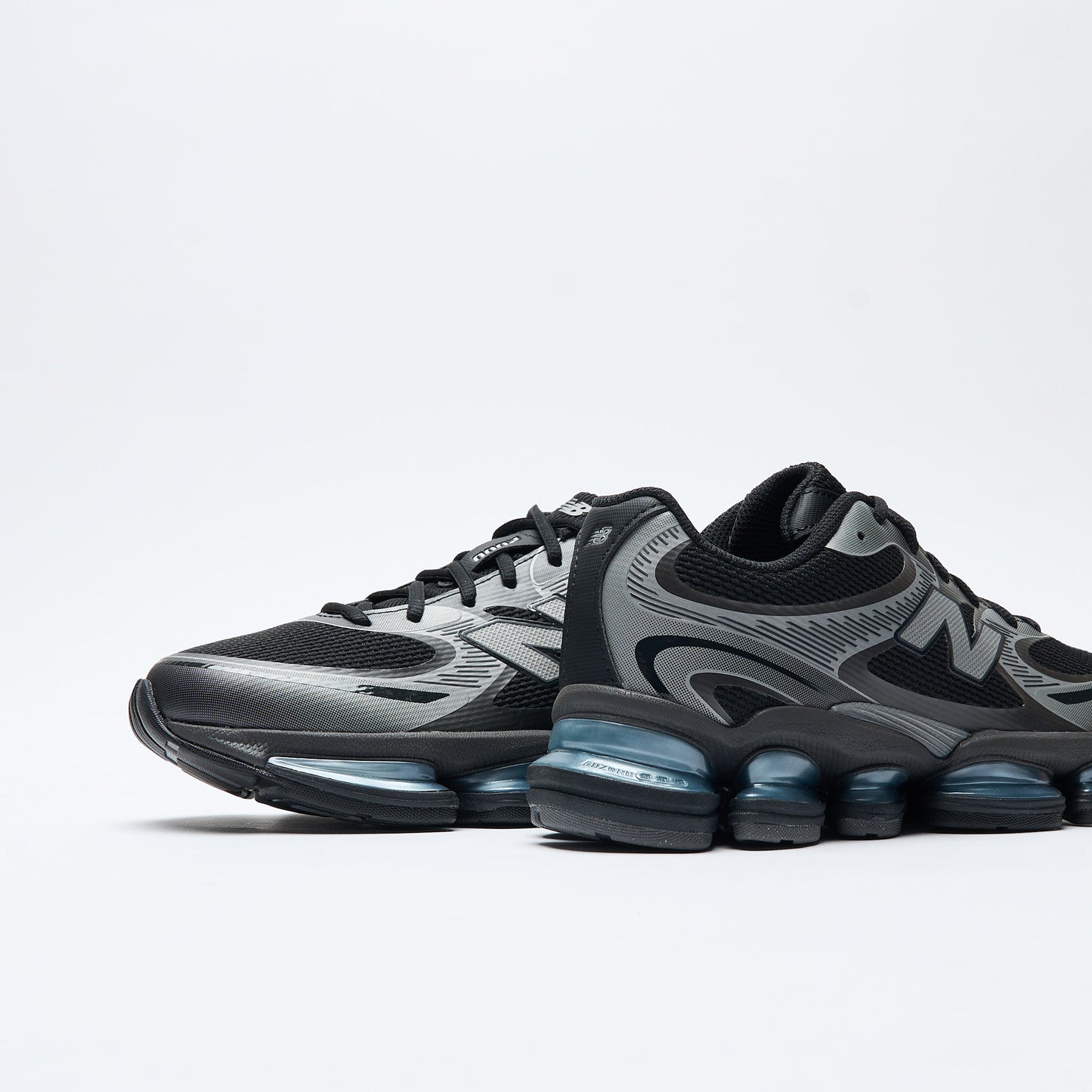 New Balance - U 2000 EA V1 (Black/Dark Silver Metallic)