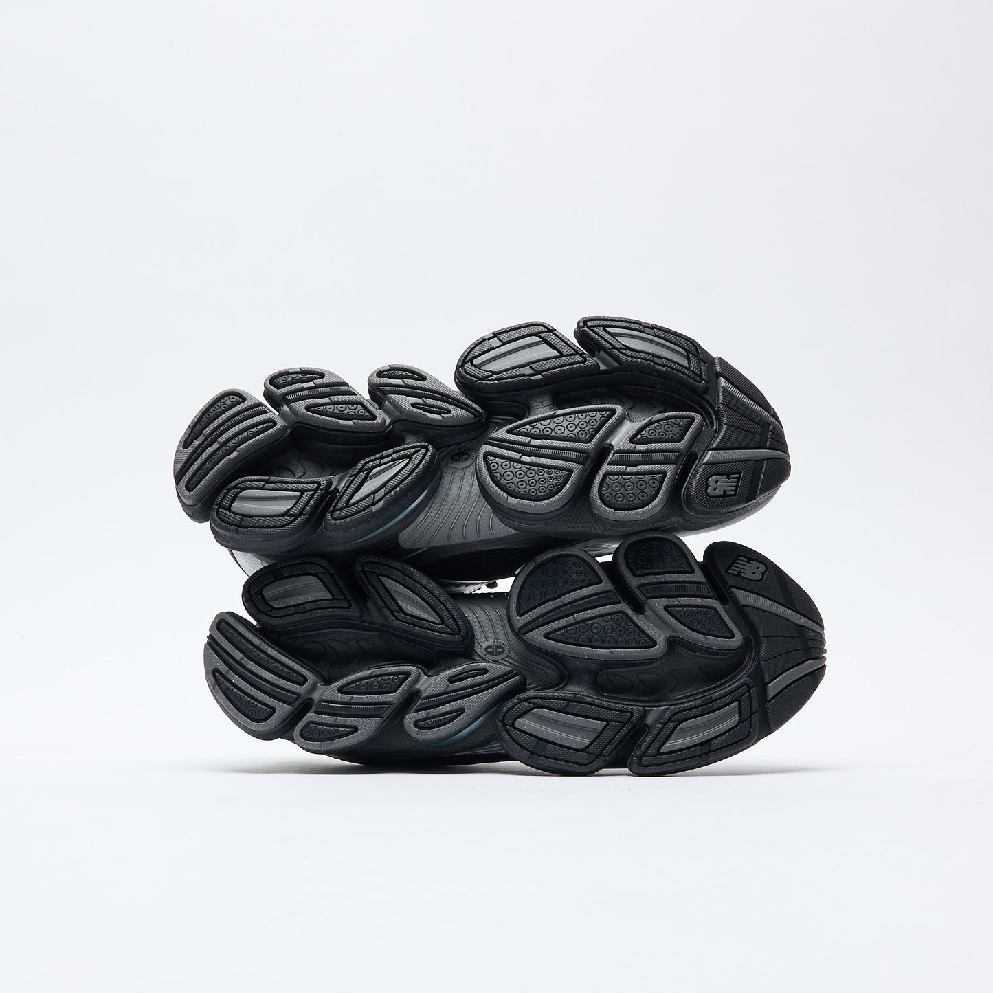 New Balance - U 2000 EA V1 (Black/Dark Silver Metallic)