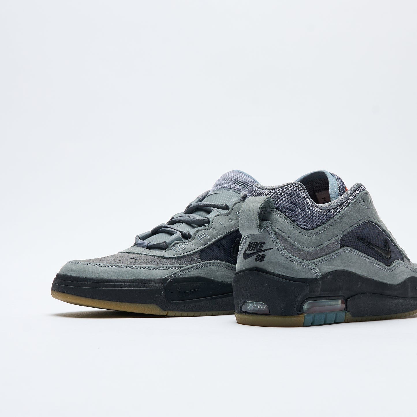 NIke SB - Air Max Ishod ISO (Cool Grey/Black-Cool Grey-Dark Grey)