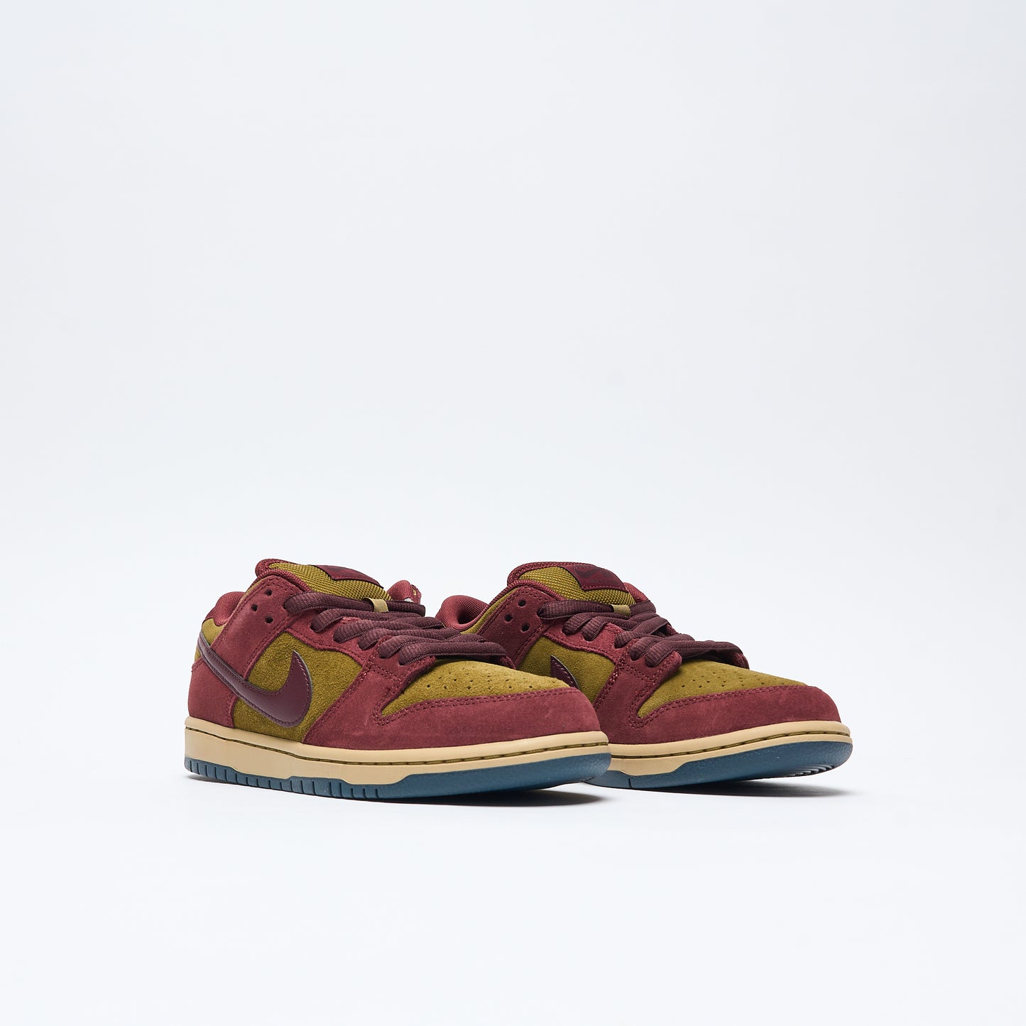 Nike SB - Dunk Low Pro (Dark Team Red/Burgundy Crush-Olive Flax)