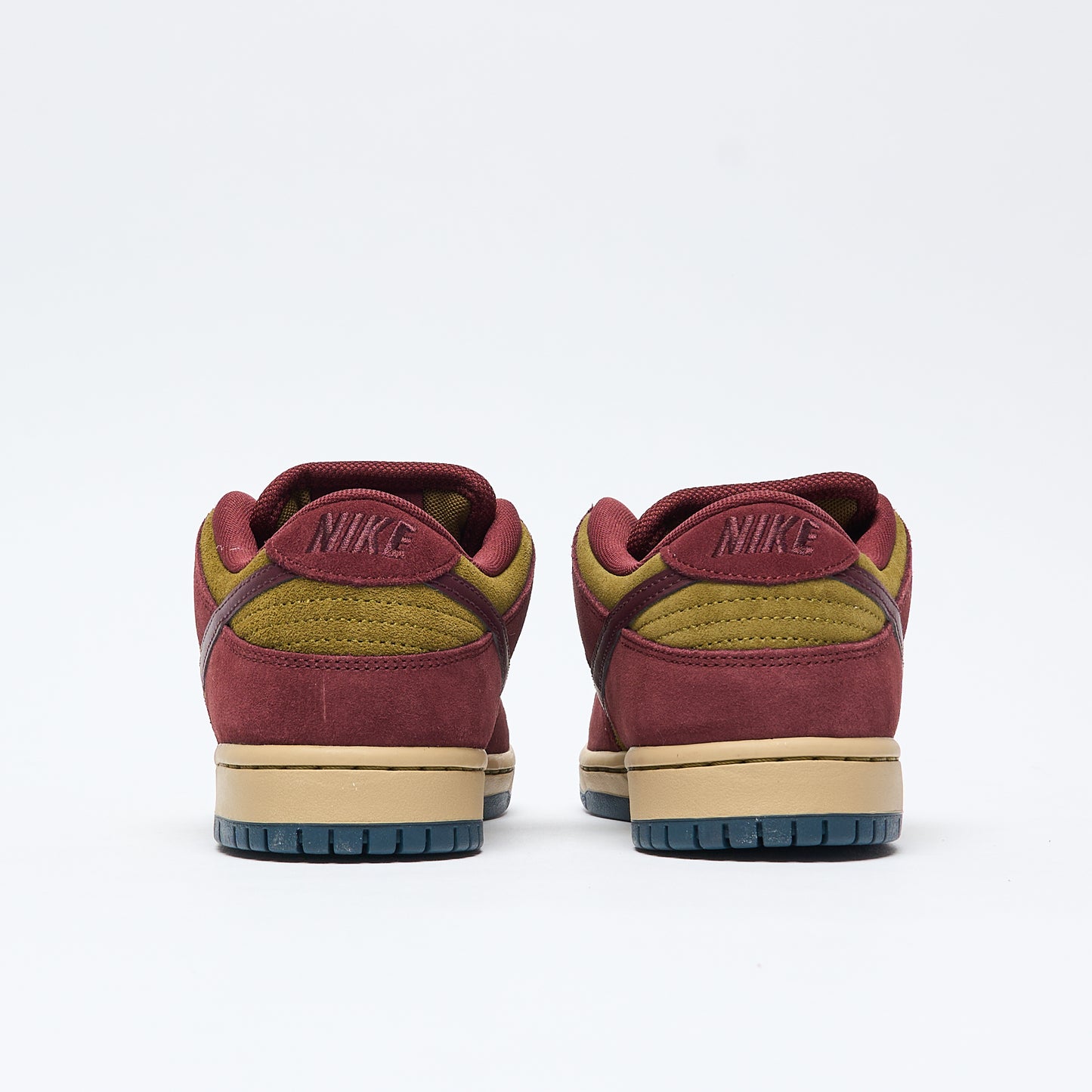 Nike SB - Dunk Low Pro (Dark Team Red/Burgundy Crush-Olive Flax)