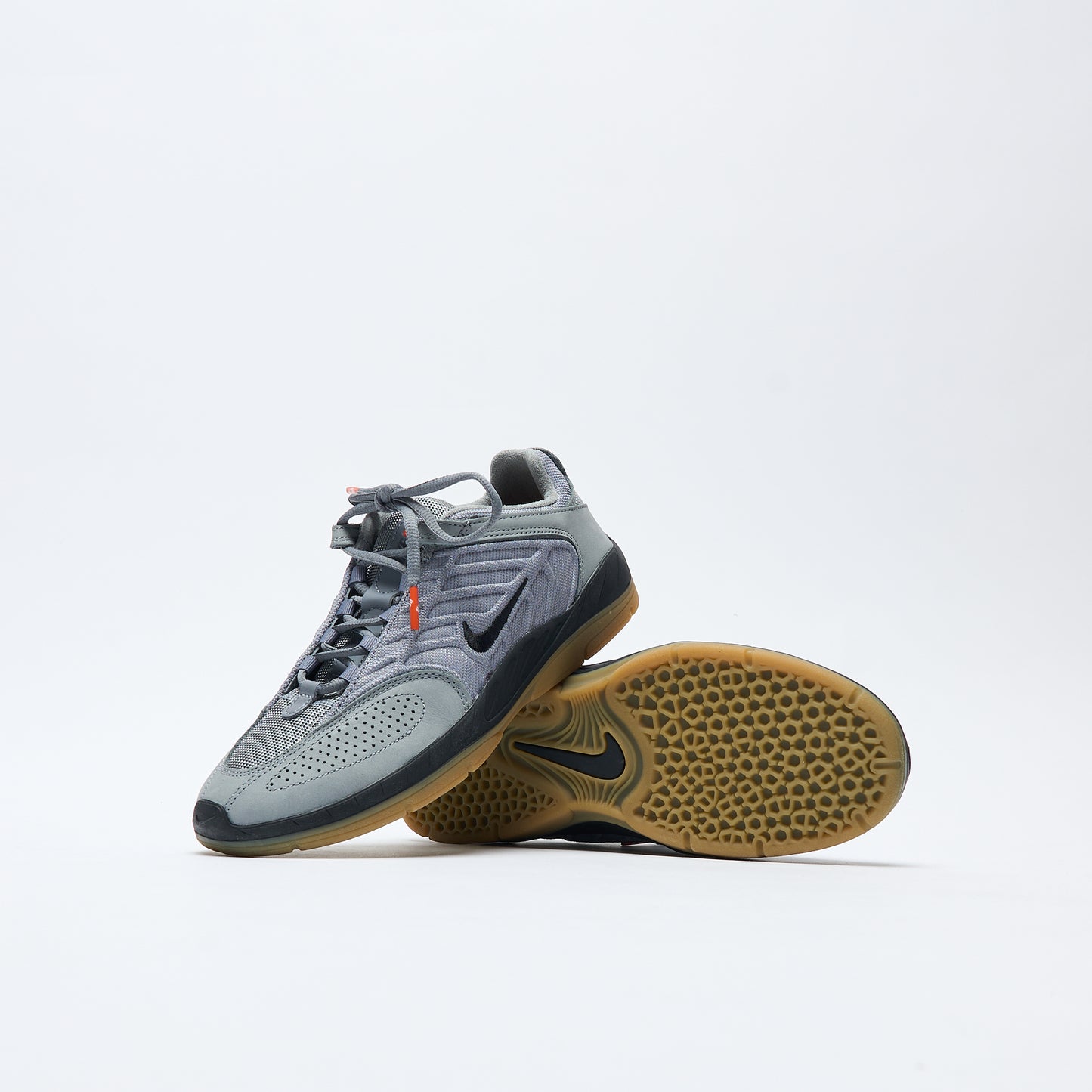 NIke SB - Vertebrae ISO (Cool Grey/Black-Cool Grey-Dark Grey)