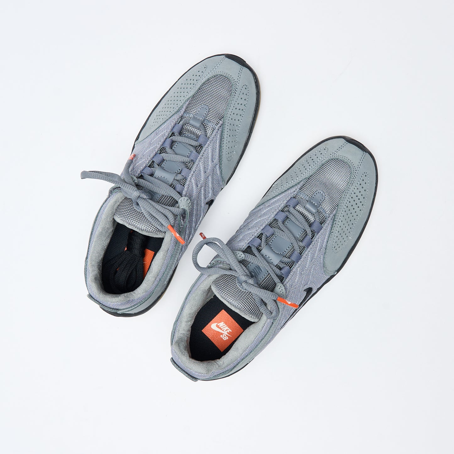 NIke SB - Vertebrae ISO (Cool Grey/Black-Cool Grey-Dark Grey)