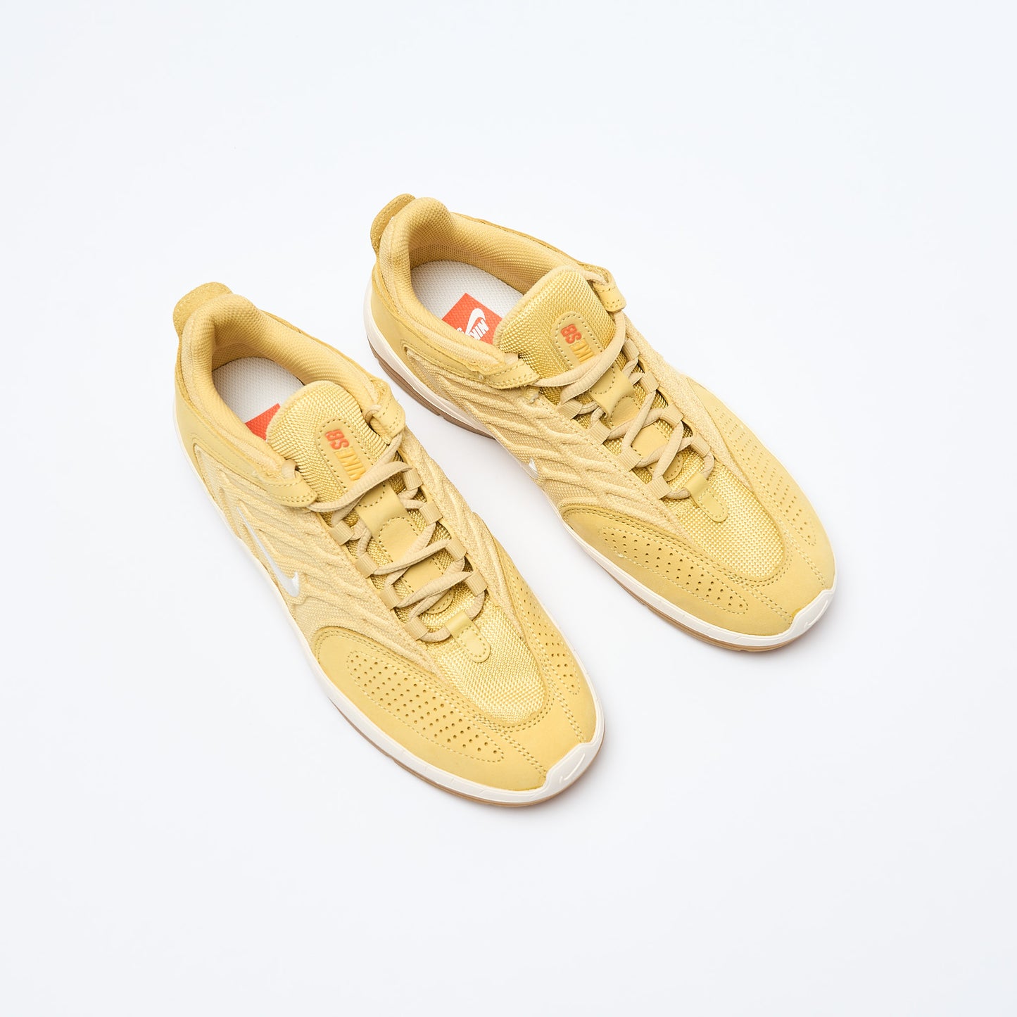 Nike SB - Vertebrae ISO (Saturn Gold/Sail-Saturn Gold-Solar Flare)