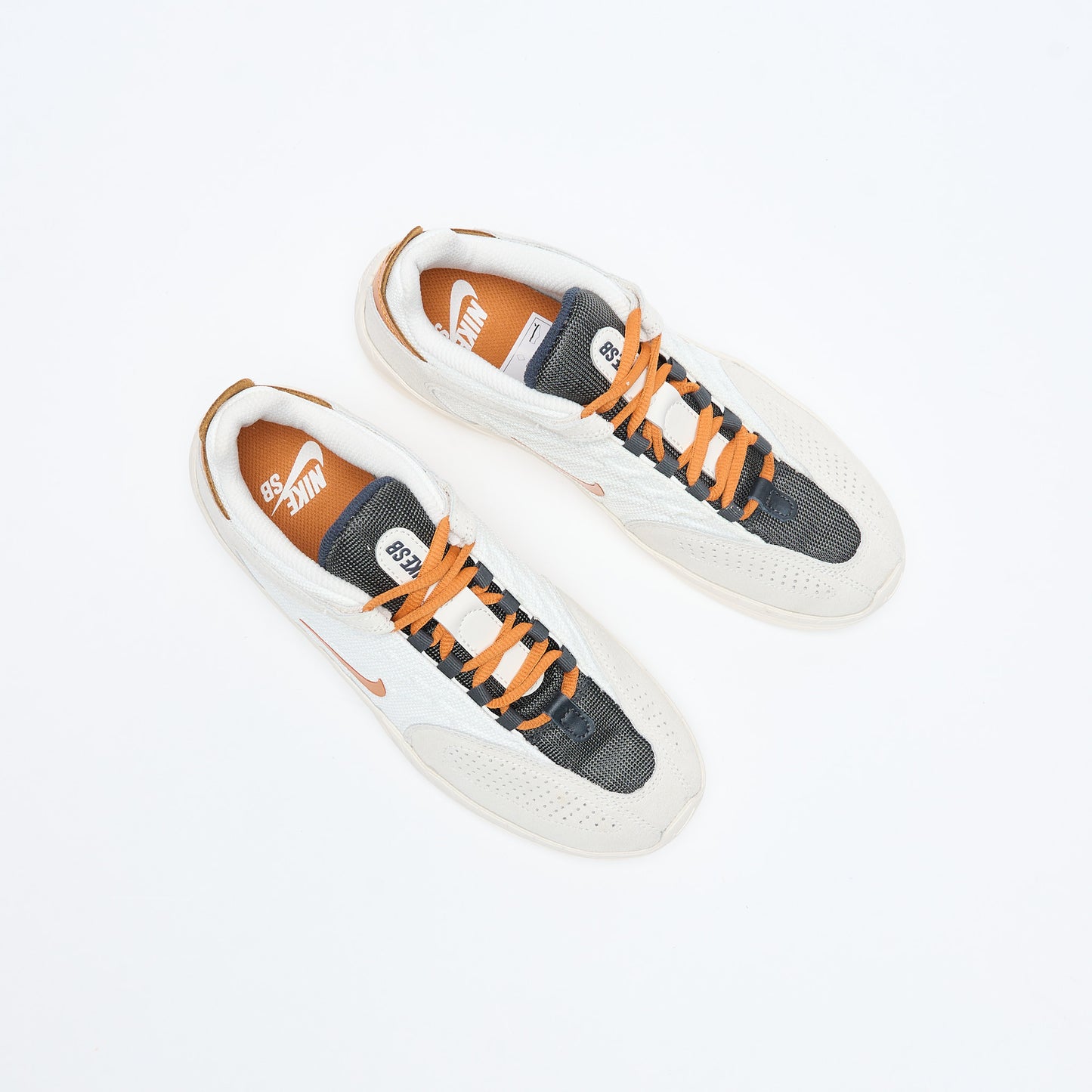 Nike SB - Vertebrae (Summit White/Monarch-Phantom)