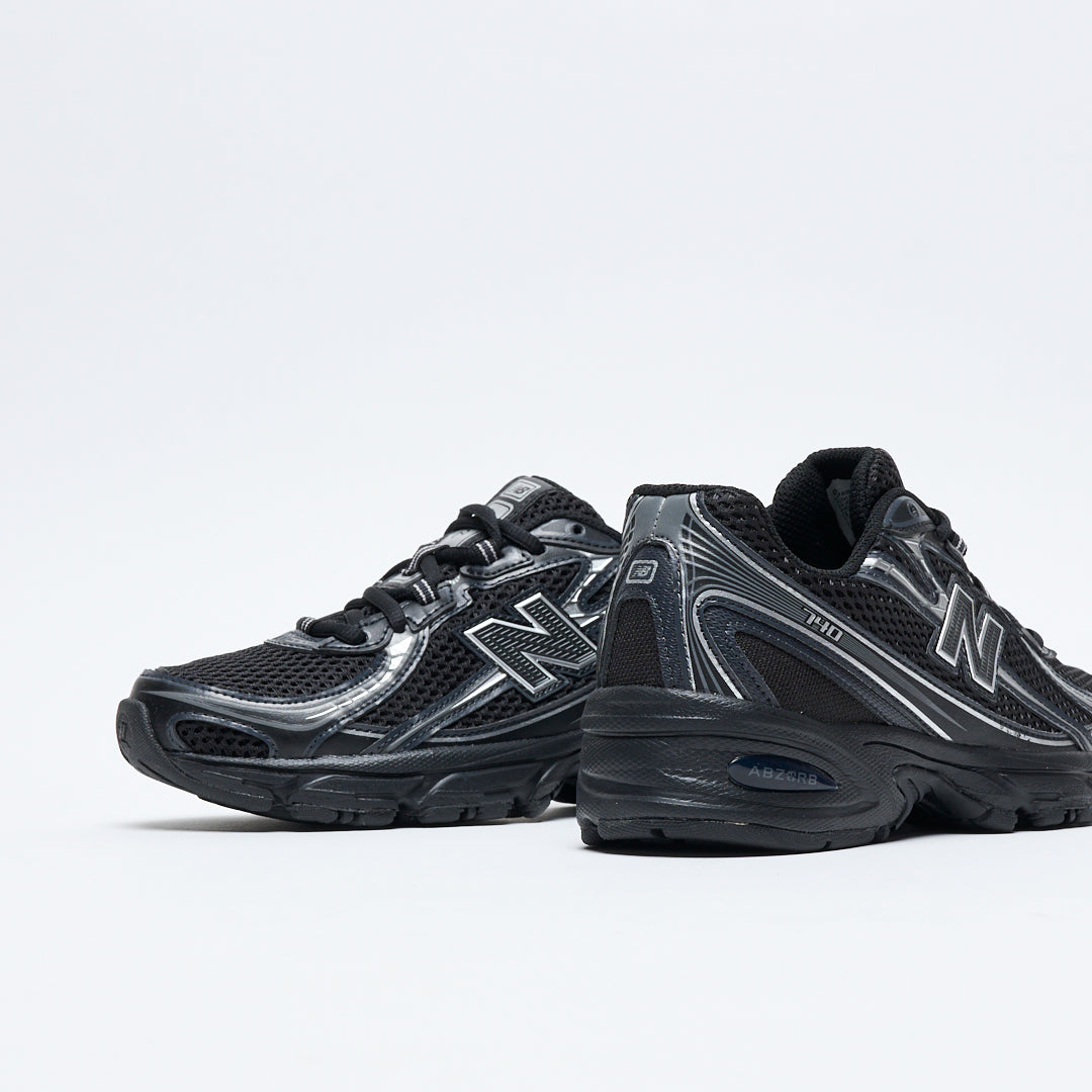New Balance - U 740 BM2 (Black/Silver Metallic)