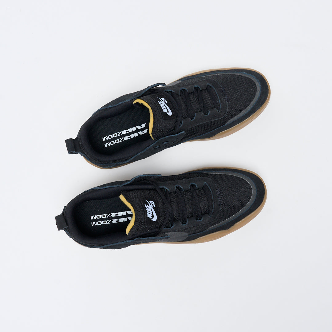 Nike SB - DAY ONE (Black/Black-Gum Light Brown) GS