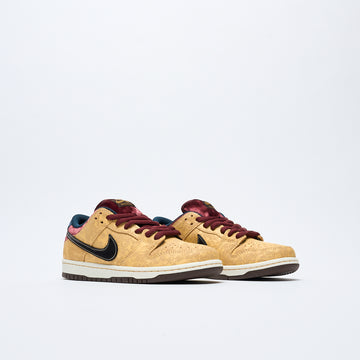 Nike SB - Dunk Low Pro "City of Cinema" (Celestial gold/Black-Dark Team Red)