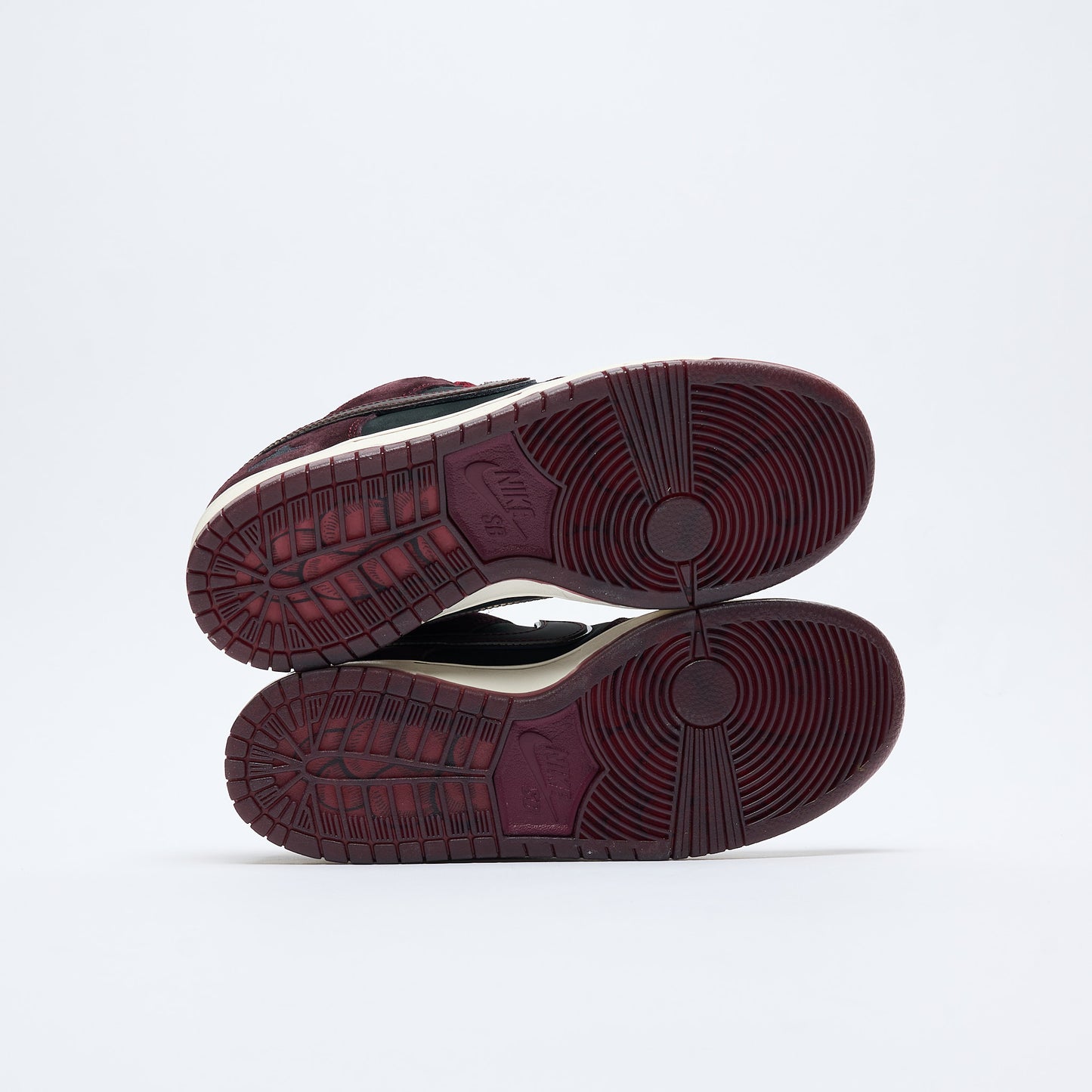 Nike SB - Dunk Low Pro "Riot Skateshop" QS