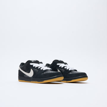 Nike SB - Zoom Dunk Low Pro (Black/White/Gum)