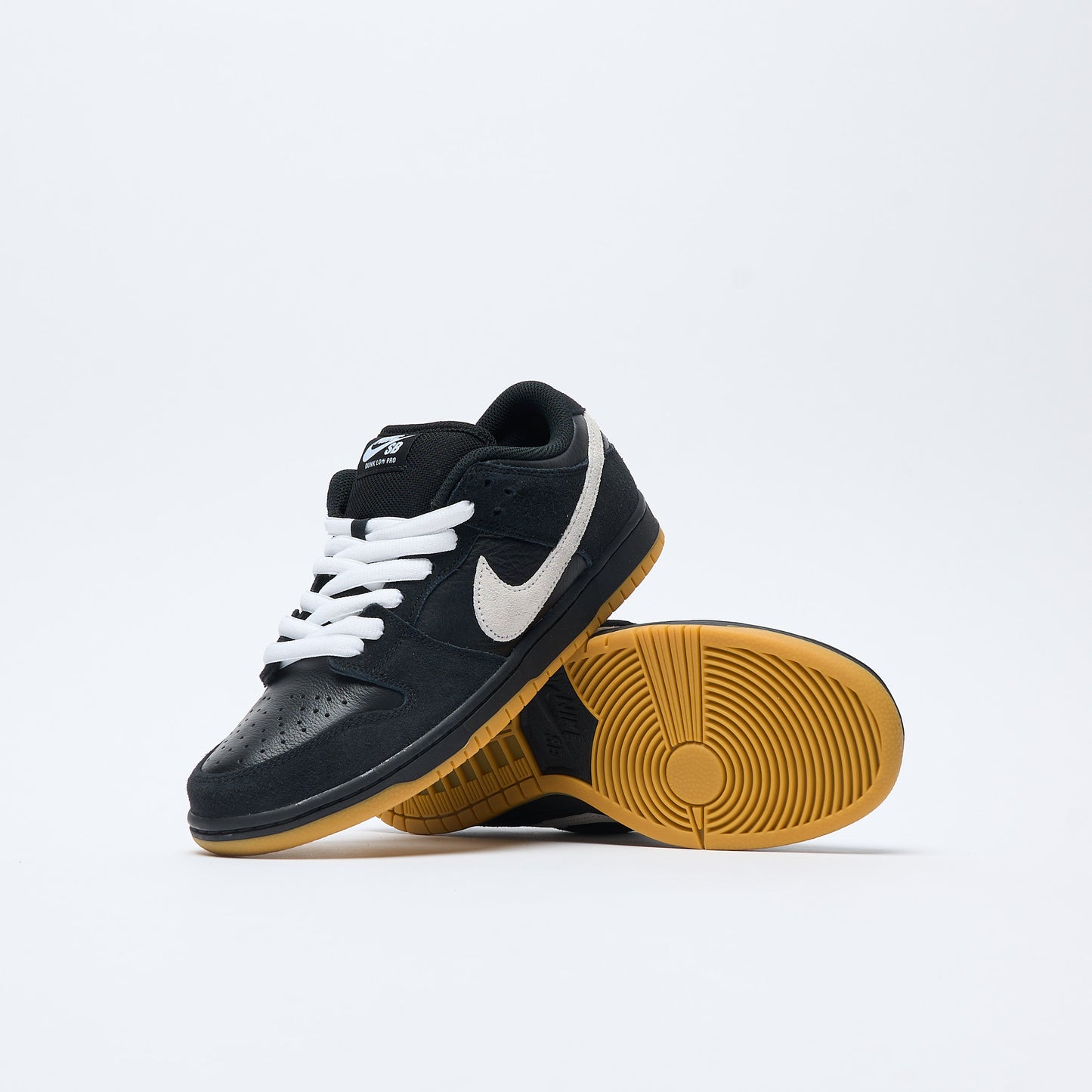 Nike SB - Zoom Dunk Low Pro (Black/White/Gum)