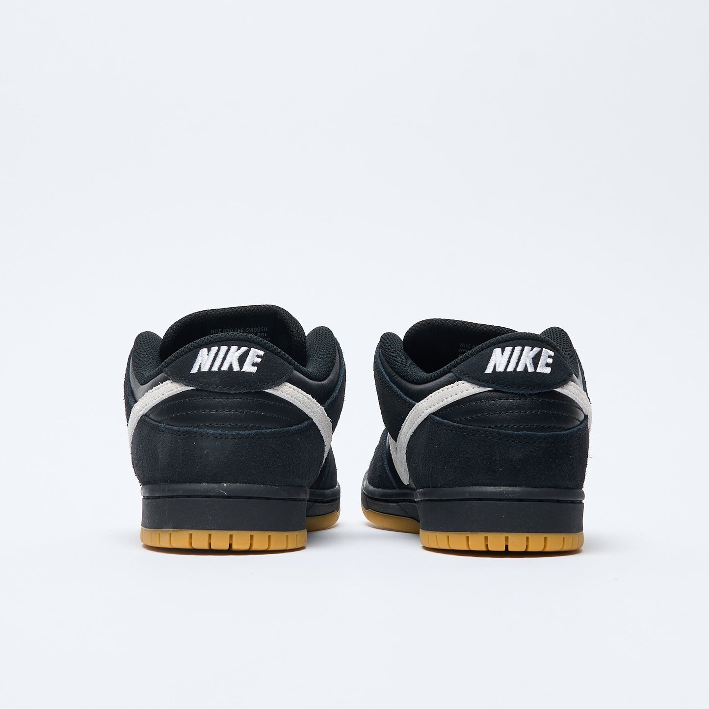 Nike SB - Zoom Dunk Low Pro (Black/White/Gum)
