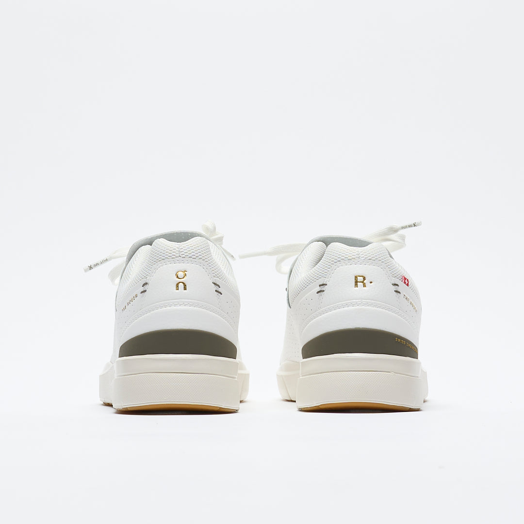 On - The Roger Centre Court Men (White/Olive)