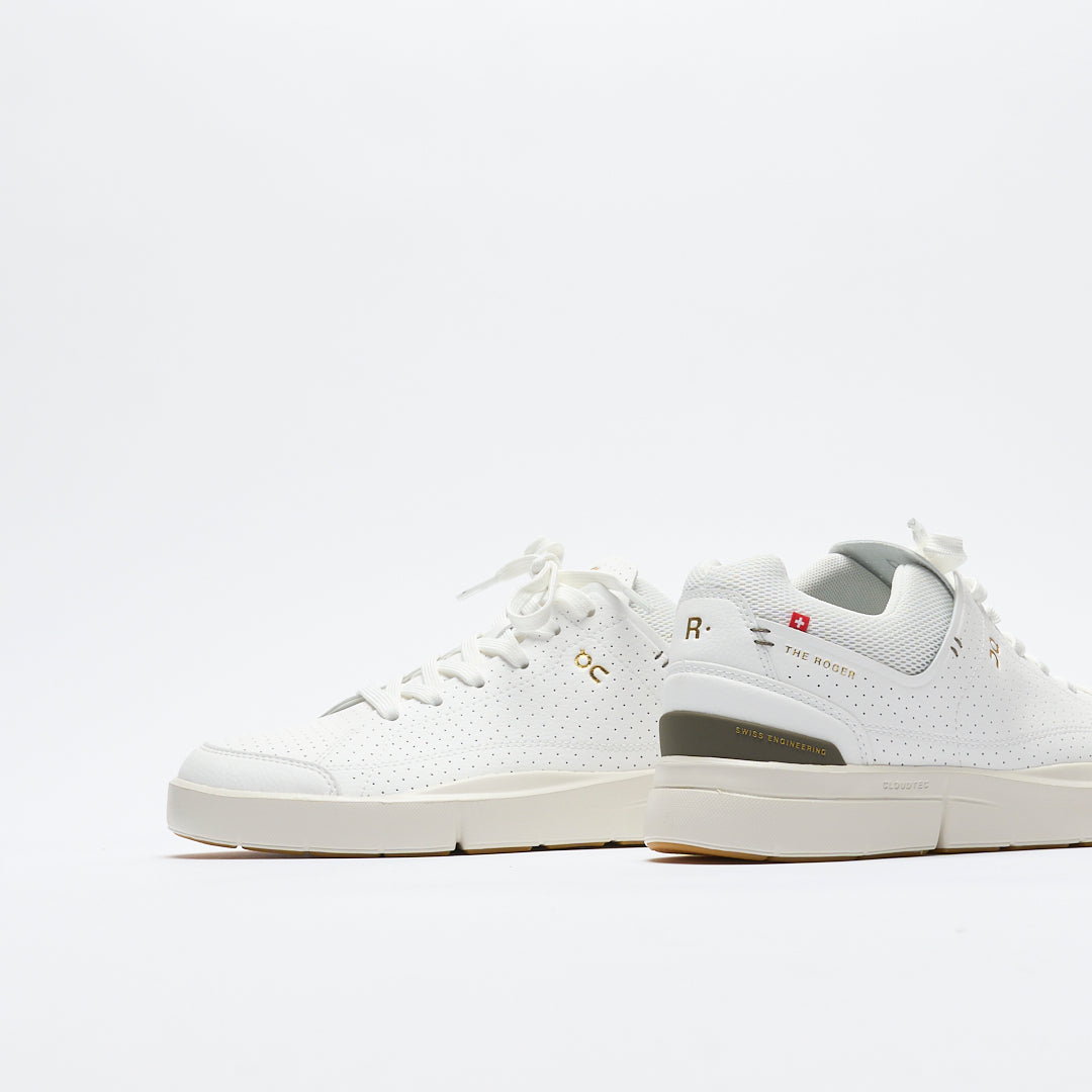 On - The Roger Centre Court Men (White/Olive)