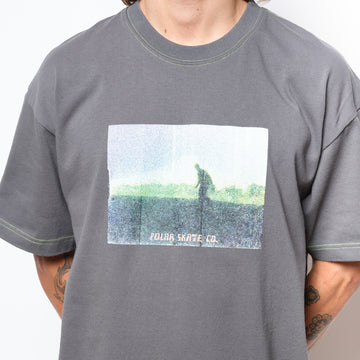 Polar Skate Co - Contrast Tee Beach Walk (Graphite/Green)