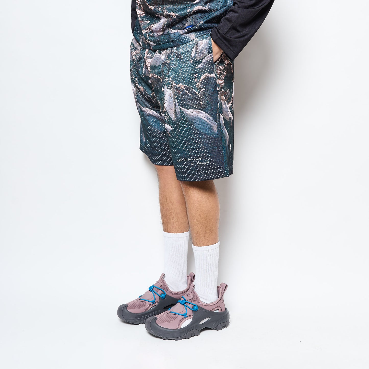 Rassvet - Swan Mesh Short Woven Print (Multi)
