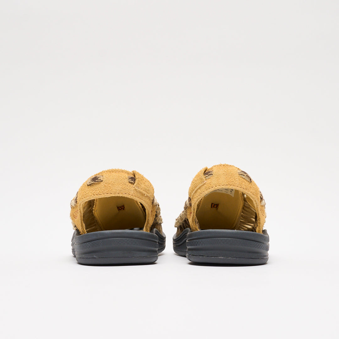 SNS x Keen - Uneek Flat (New Wheat / Reed Yellow)