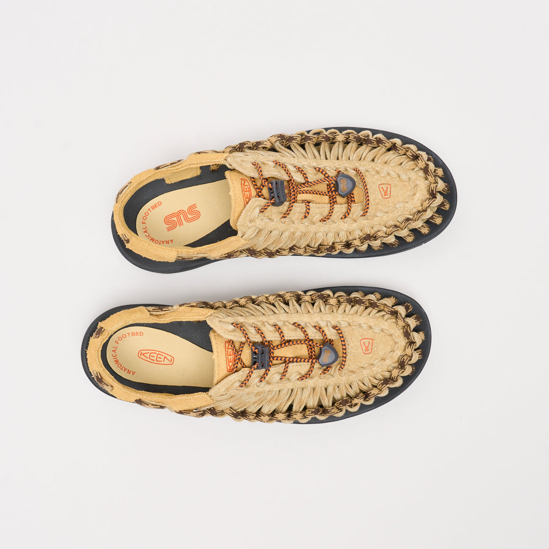 SNS x Keen - Uneek Flat (New Wheat / Reed Yellow)