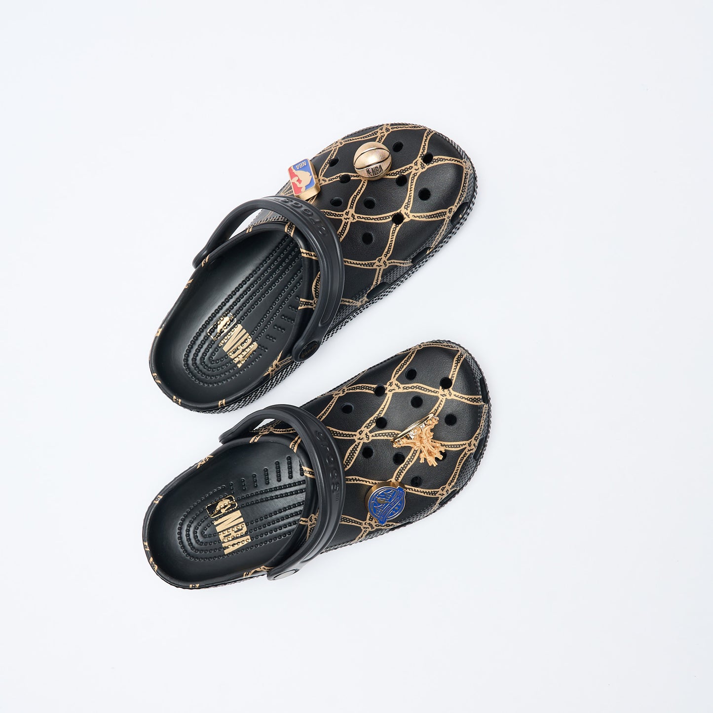 Sabots - Crocs - NBA Classic Clog (Multi/Stripes/Black)