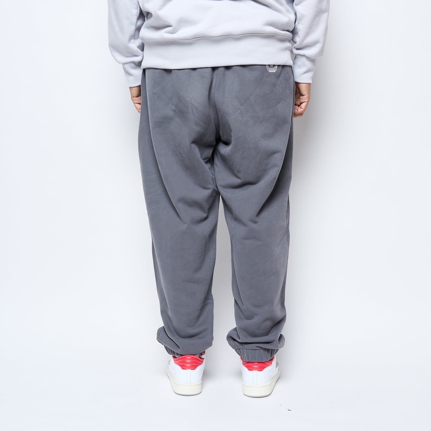 Wallstreet Skateshop x ADIDAS Skateboarding - WS OL Sweatpant (Light Solid Grey)