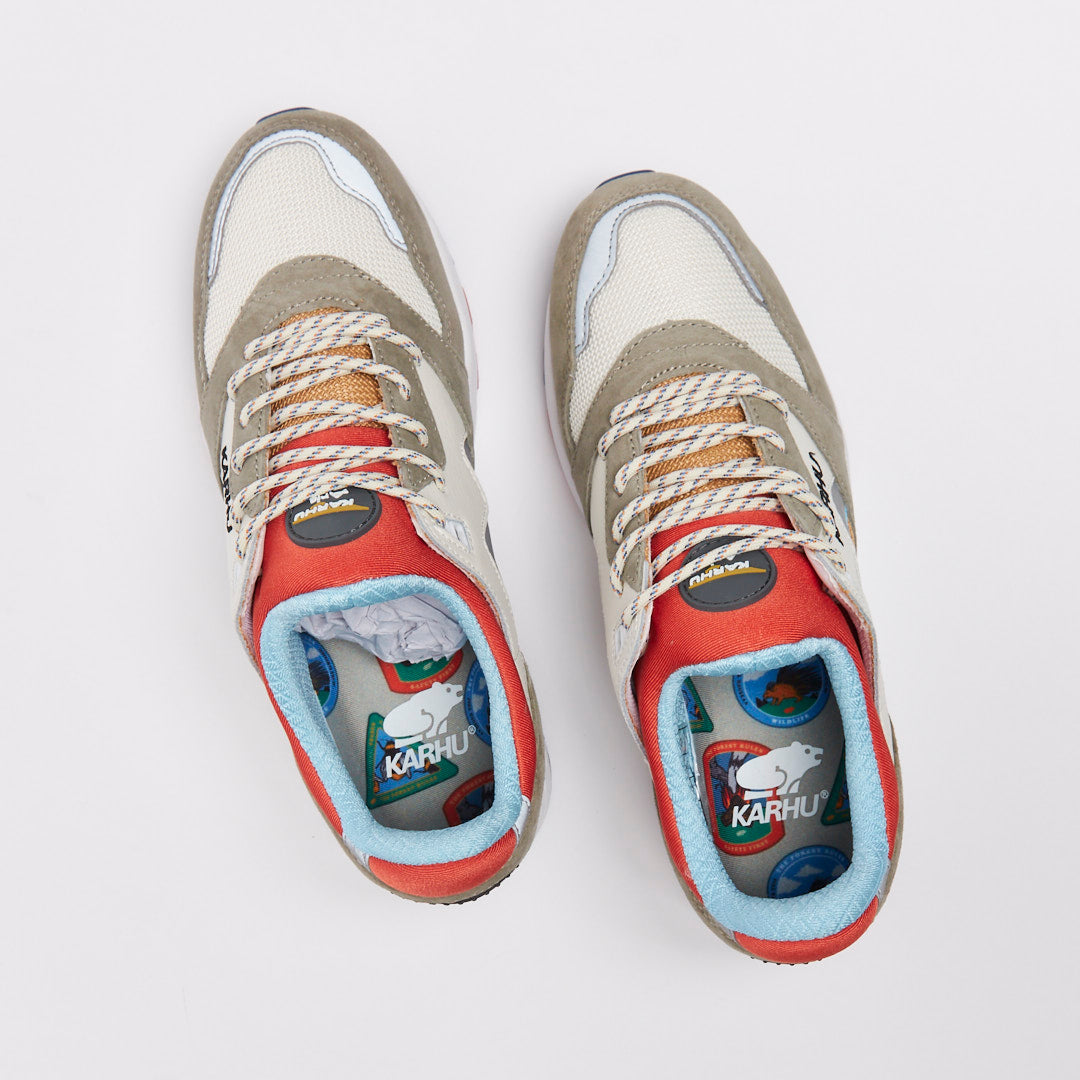 Karhu - Aria 95 "Forest Rules" (Abbey Stone/Silver)