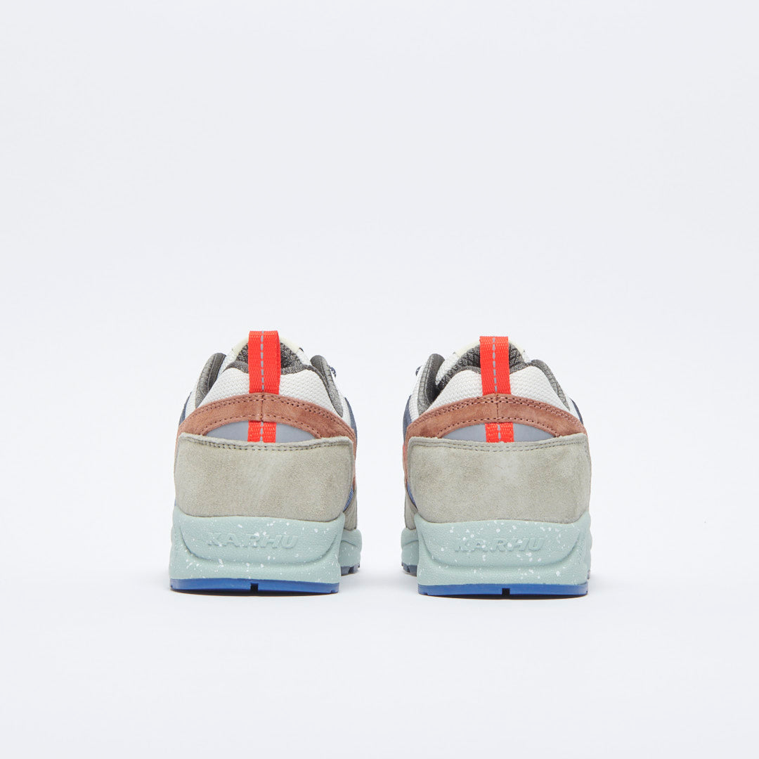 Karhu - Fusion 2.0 (Abbey Stone/Beaver Fur)