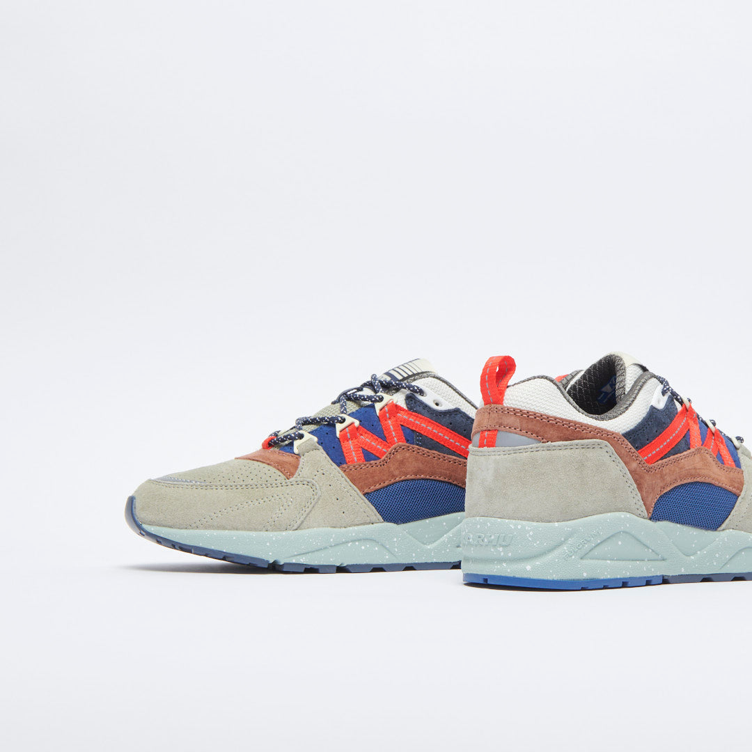 Karhu - Fusion 2.0 (Abbey Stone/Beaver Fur)