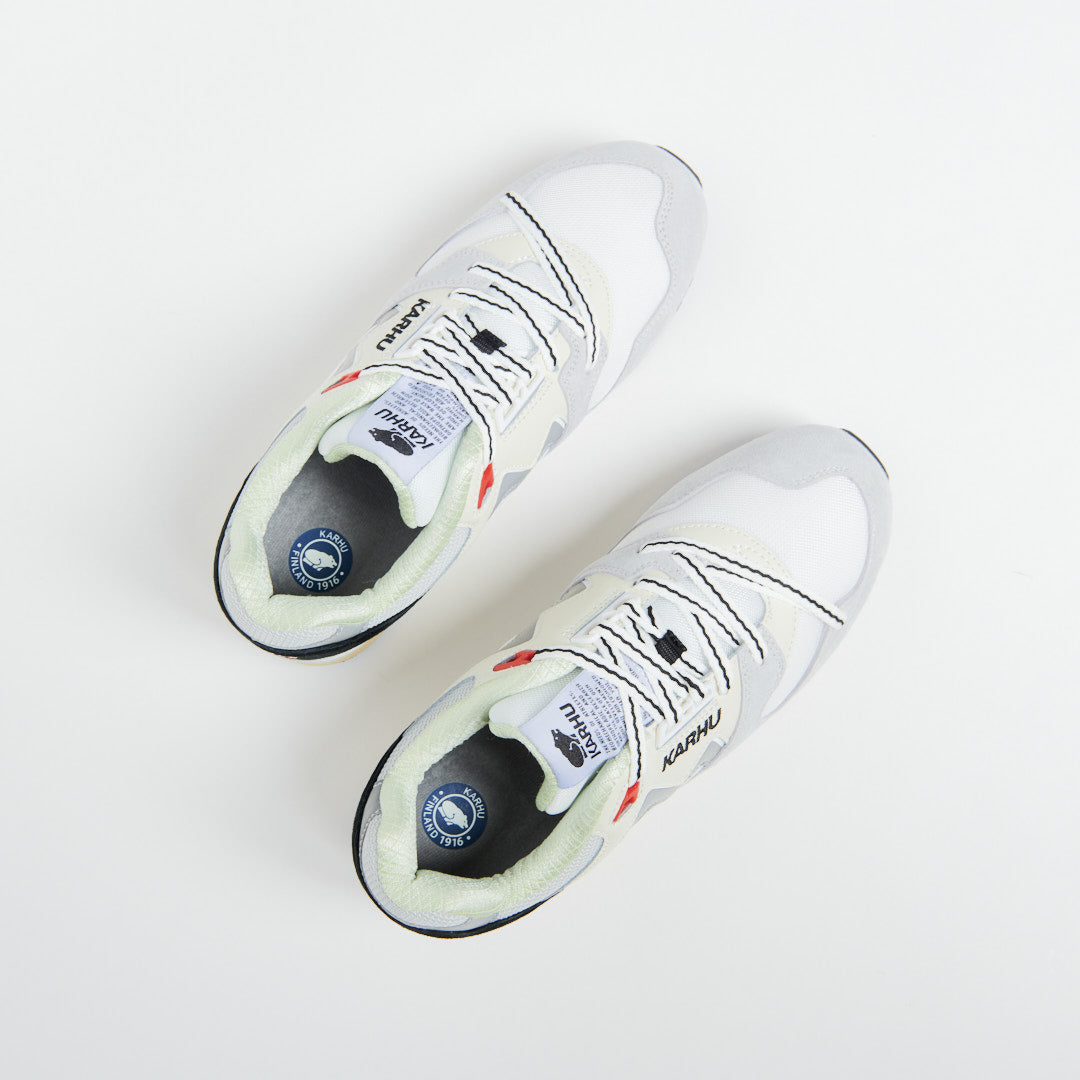 Karhu - Synchron Classic (Dawn Blue/Lily White) F802669